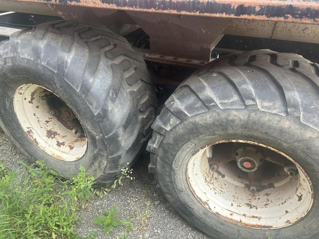 Image of Kuhn Knight 8040 equipment image 4