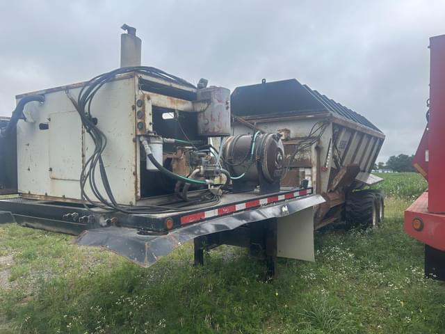 Image of Kuhn Knight 8040 equipment image 1