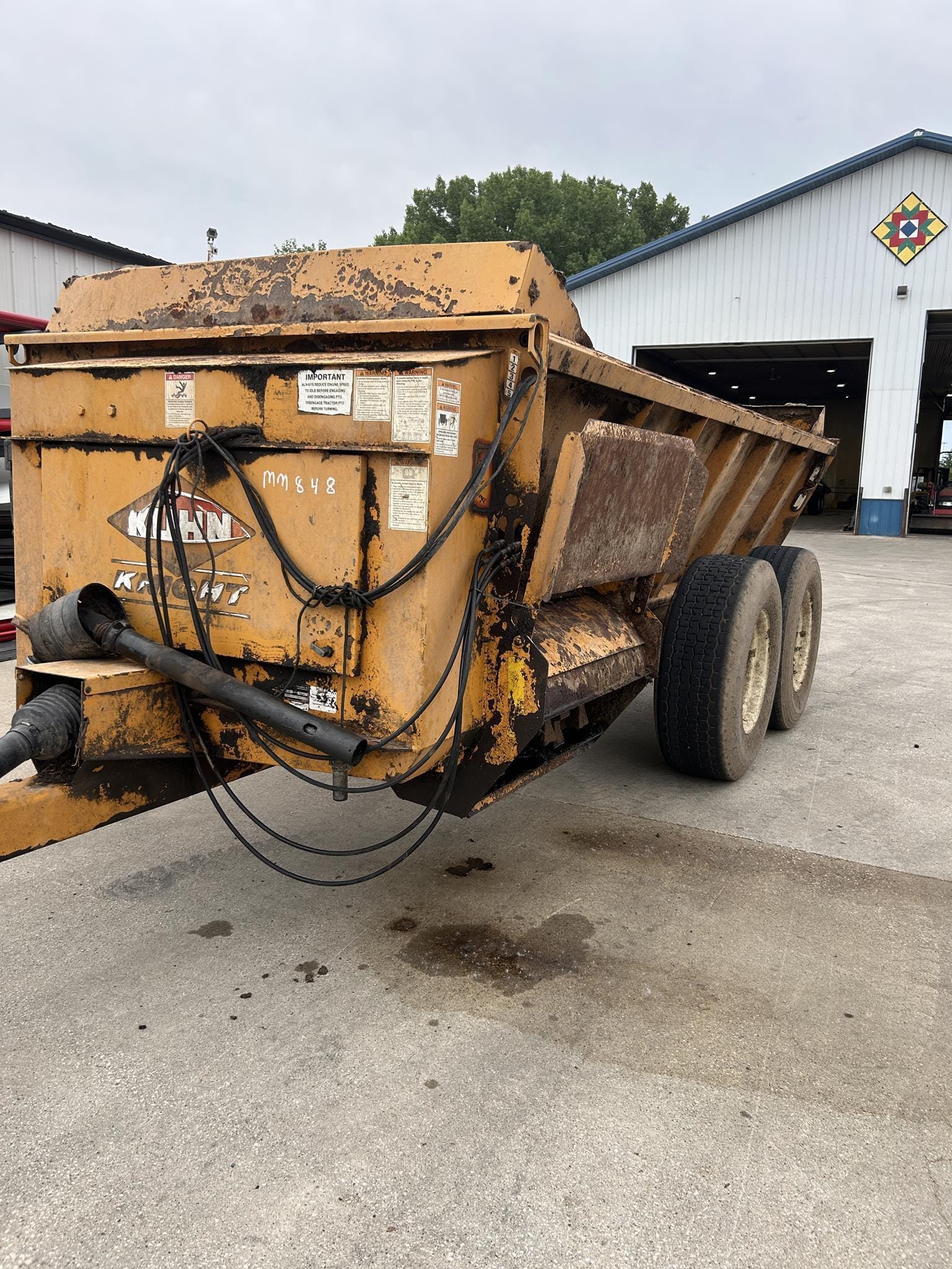 Kuhn Knight 8118 Equipment Image0