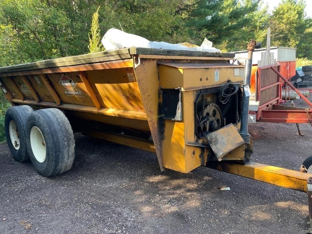 Kuhn Knight 8118 Equipment Image0