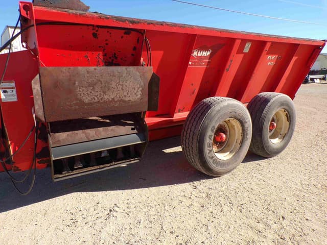 Image of Kuhn Knight 8124 equipment image 3