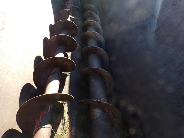 Image of Kuhn Knight 8124 equipment image 4