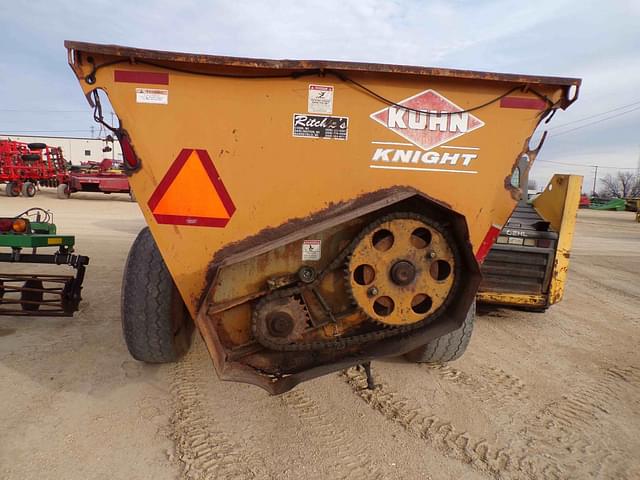 Image of Kuhn Knight 8124 equipment image 4