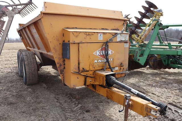 Image of Kuhn Knight 8124 equipment image 2