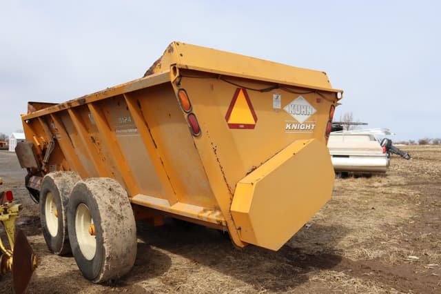 Image of Kuhn Knight 8124 equipment image 4