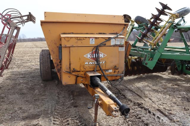 Image of Kuhn Knight 8124 equipment image 1