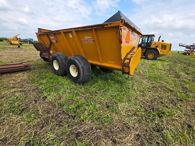 Image of Kuhn Knight 8124 equipment image 2