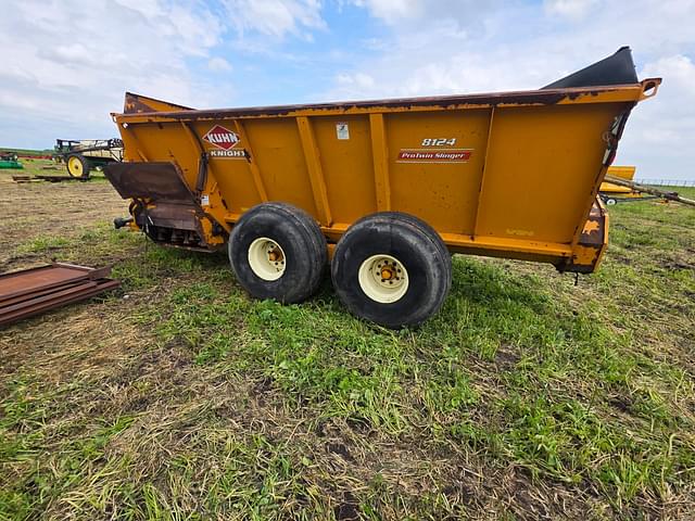 Image of Kuhn Knight 8124 equipment image 1