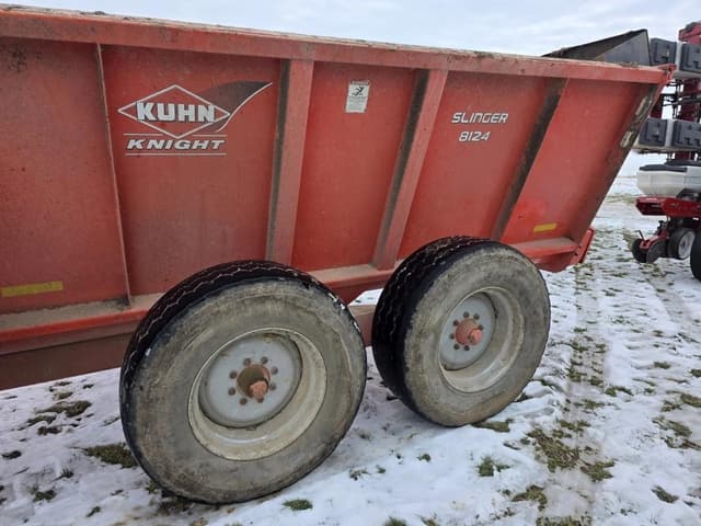 Image of Kuhn Knight 8124 equipment image 1
