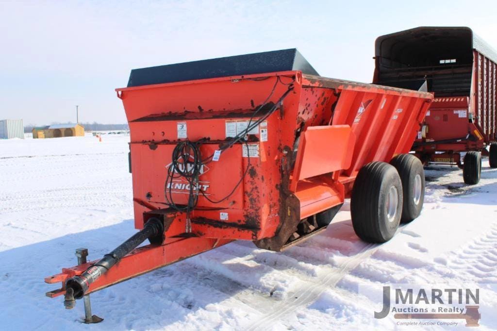 Kuhn Knight 8124 Equipment Image0