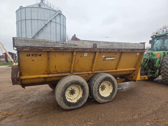 Image of Kuhn Knight 8124 equipment image 1