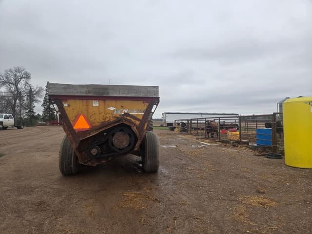 Image of Kuhn Knight 8124 equipment image 3