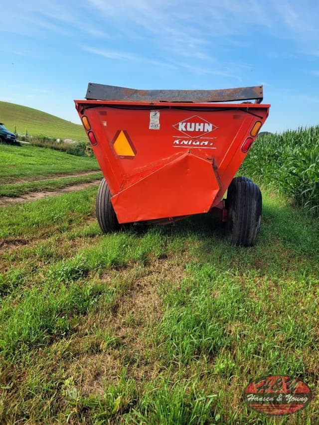 Image of Kuhn Knight 8124 equipment image 3
