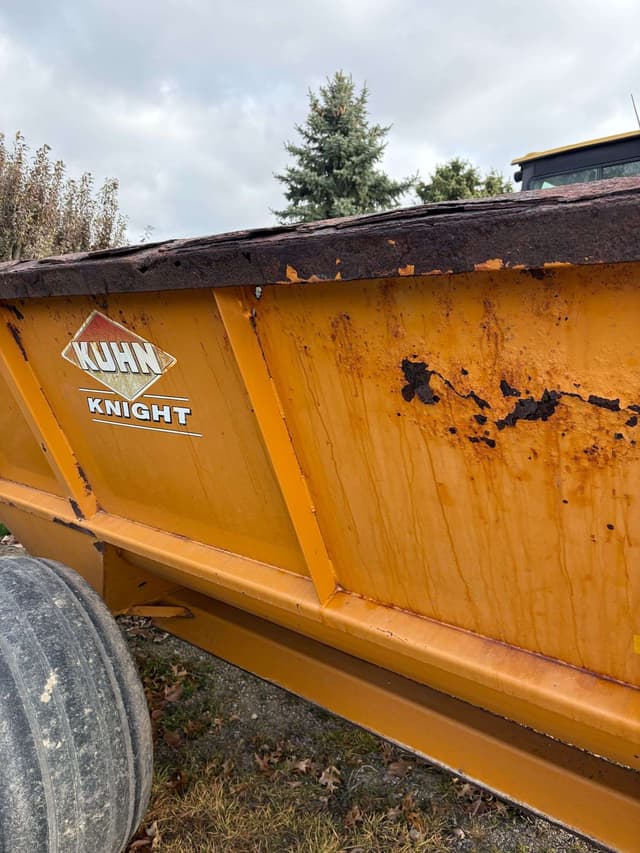 Image of Kuhn Knight 8124 equipment image 4