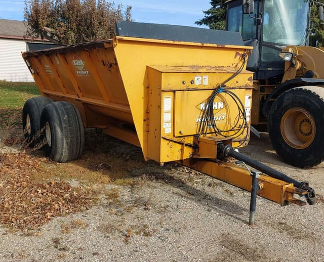 Image of Kuhn Knight 8124 equipment image 1