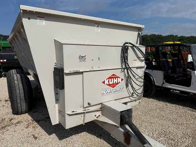 Image of Kuhn Knight 8132 equipment image 1