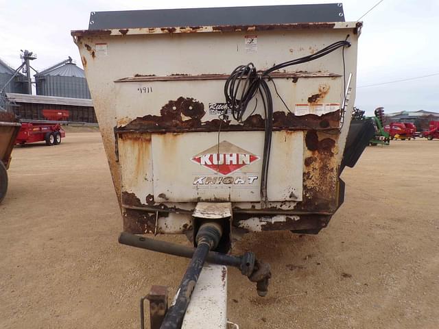 Image of Kuhn Knight 8132 equipment image 2