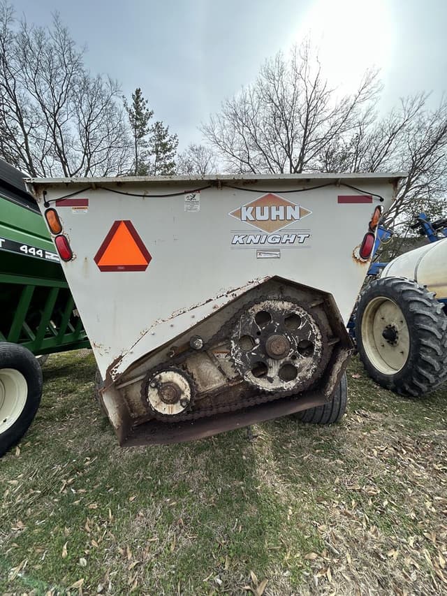 Image of Kuhn Knight 8132 equipment image 3