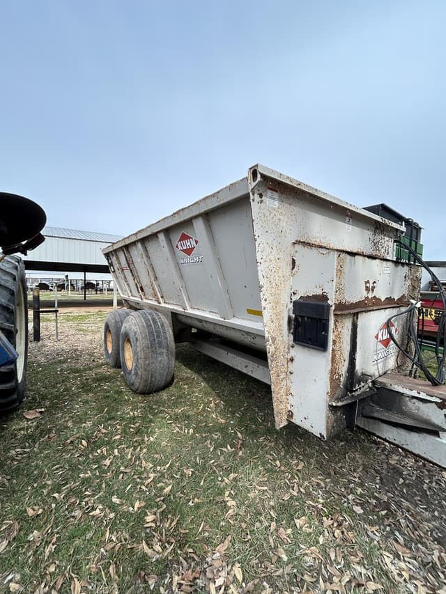 Image of Kuhn Knight 8132 equipment image 1