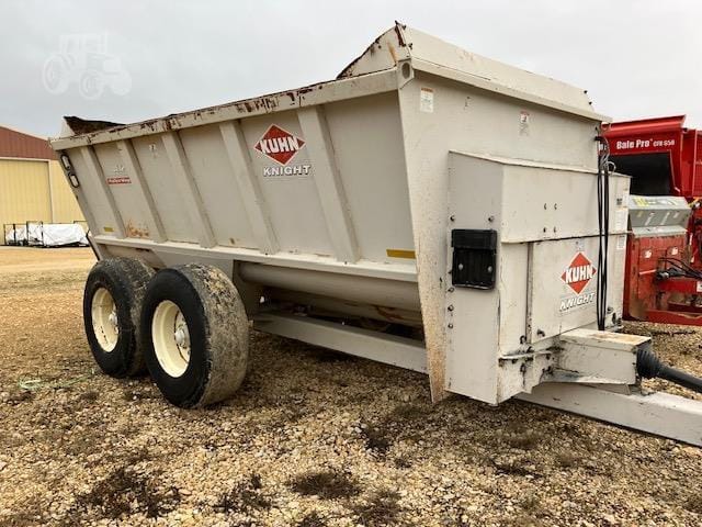 Main image Kuhn Knight 8132