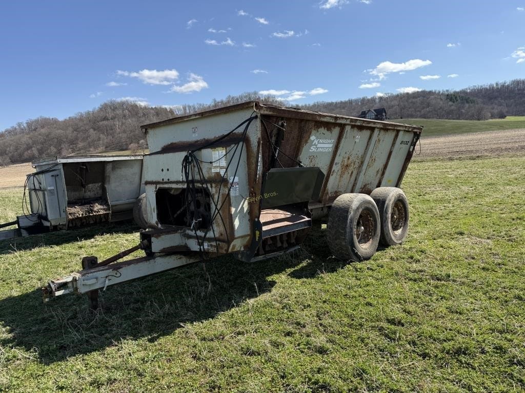 Kuhn Knight 8132 Equipment Image0