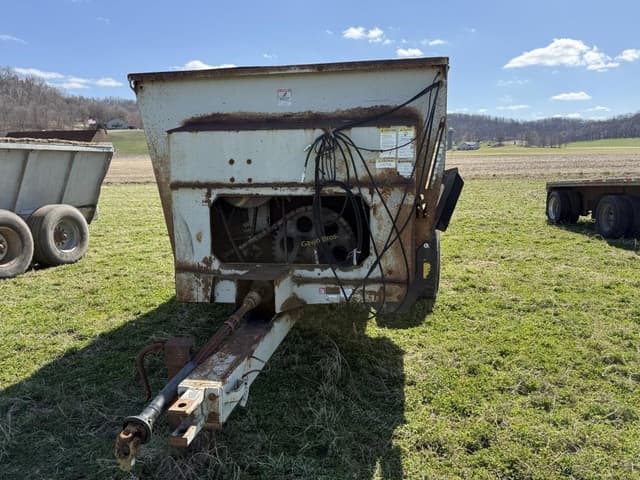 Image of Kuhn Knight 8132 equipment image 1