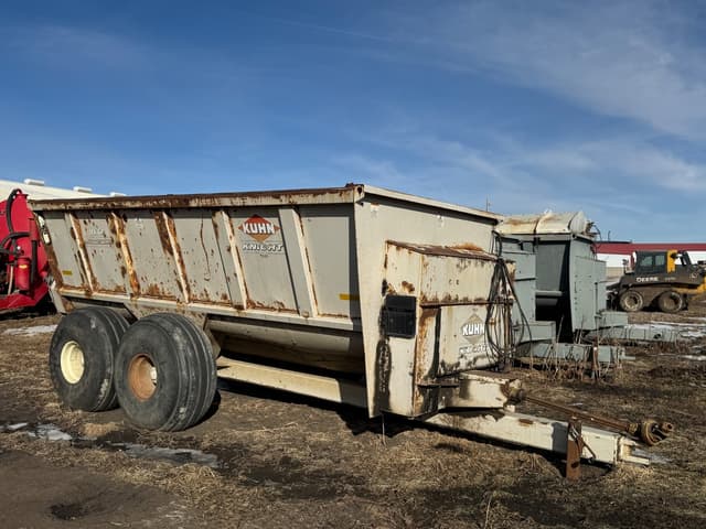 Image of Kuhn Knight 8132 equipment image 1