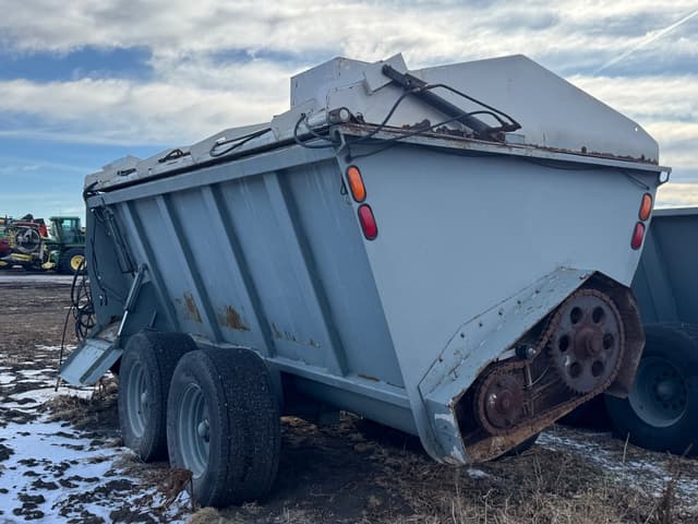 Image of Kuhn Knight 8132 equipment image 2