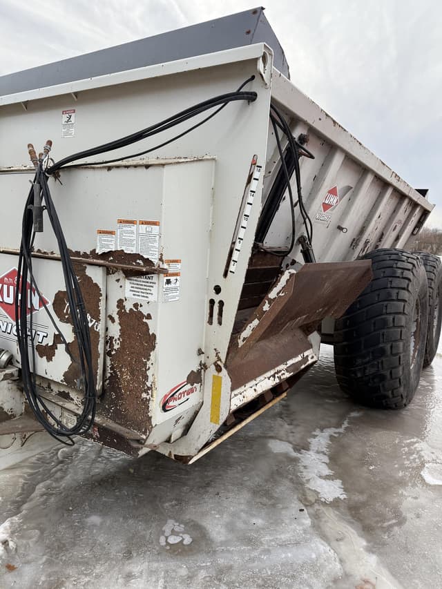 Image of Kuhn Knight 8141 equipment image 1