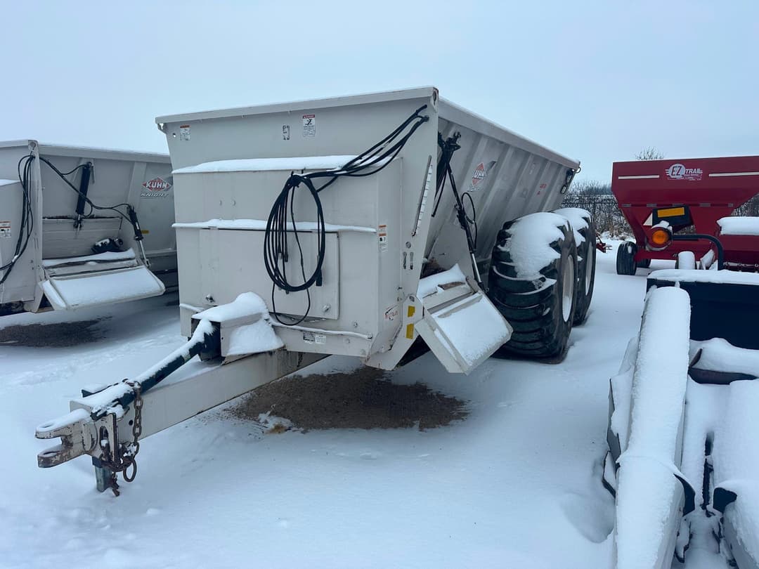 Image of Kuhn Knight 8141 Image 1