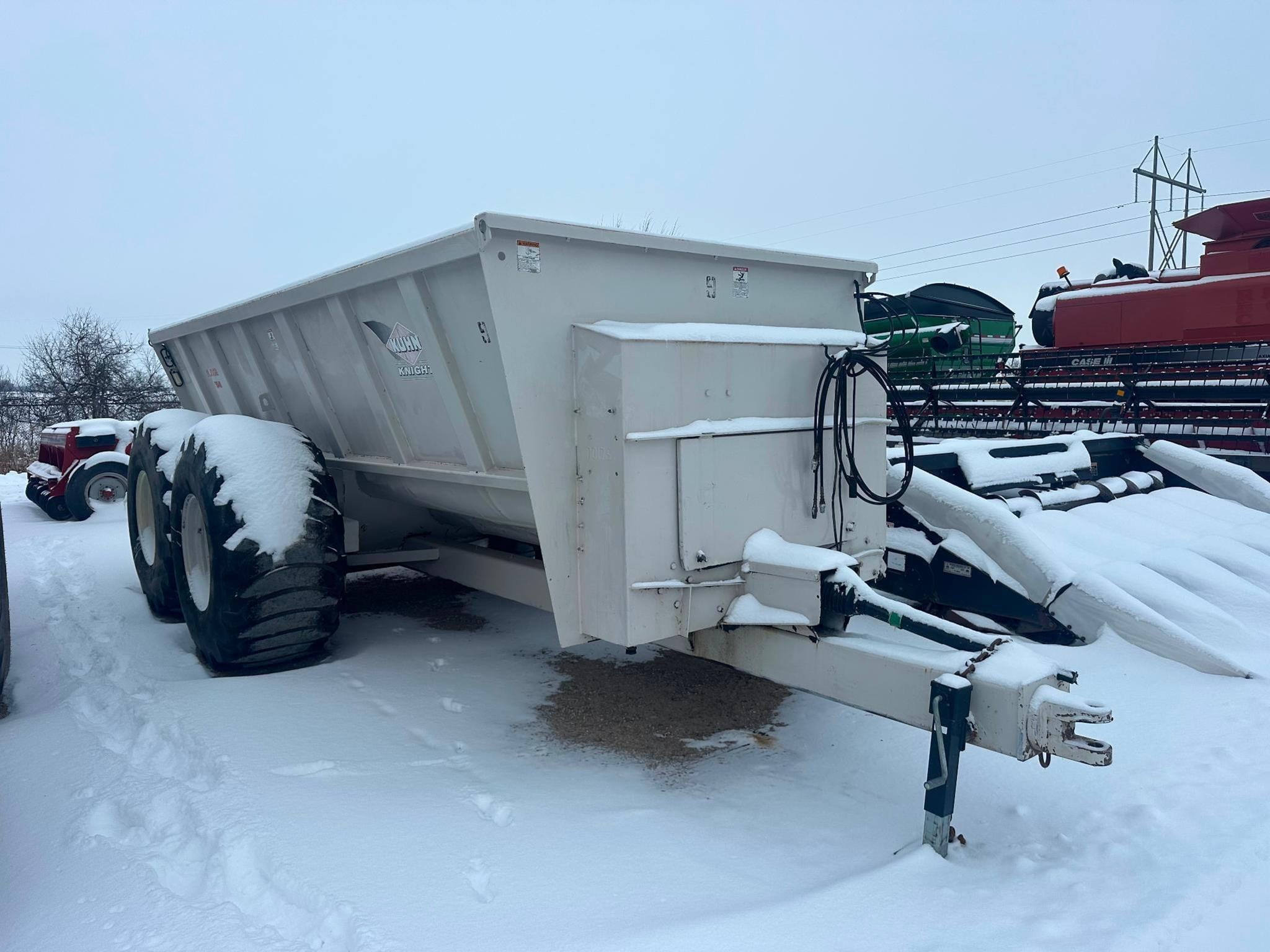 Kuhn Knight 8141 Equipment Image0