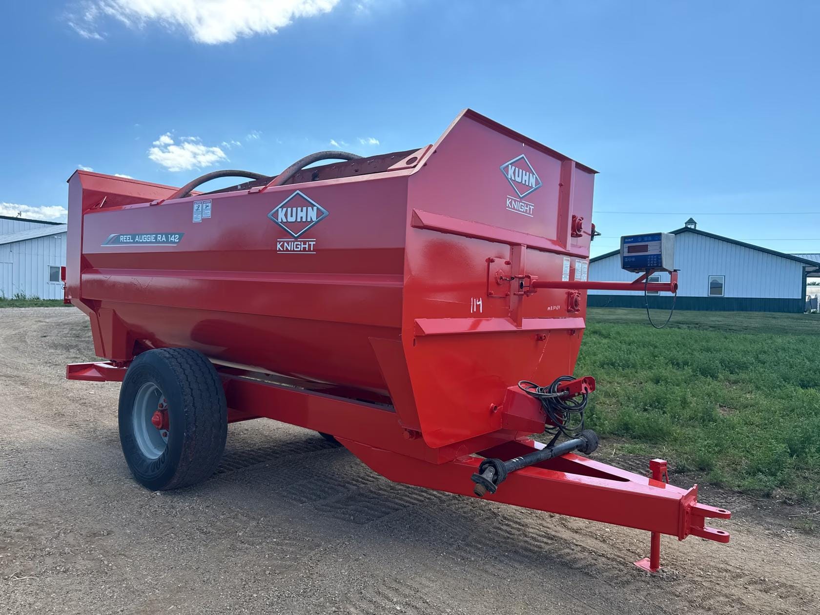 Kuhn Knight RA142 Equipment Image0