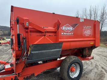 Main image Kuhn Knight RA136