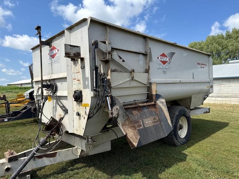 Kuhn Knight RC160 Equipment Image0