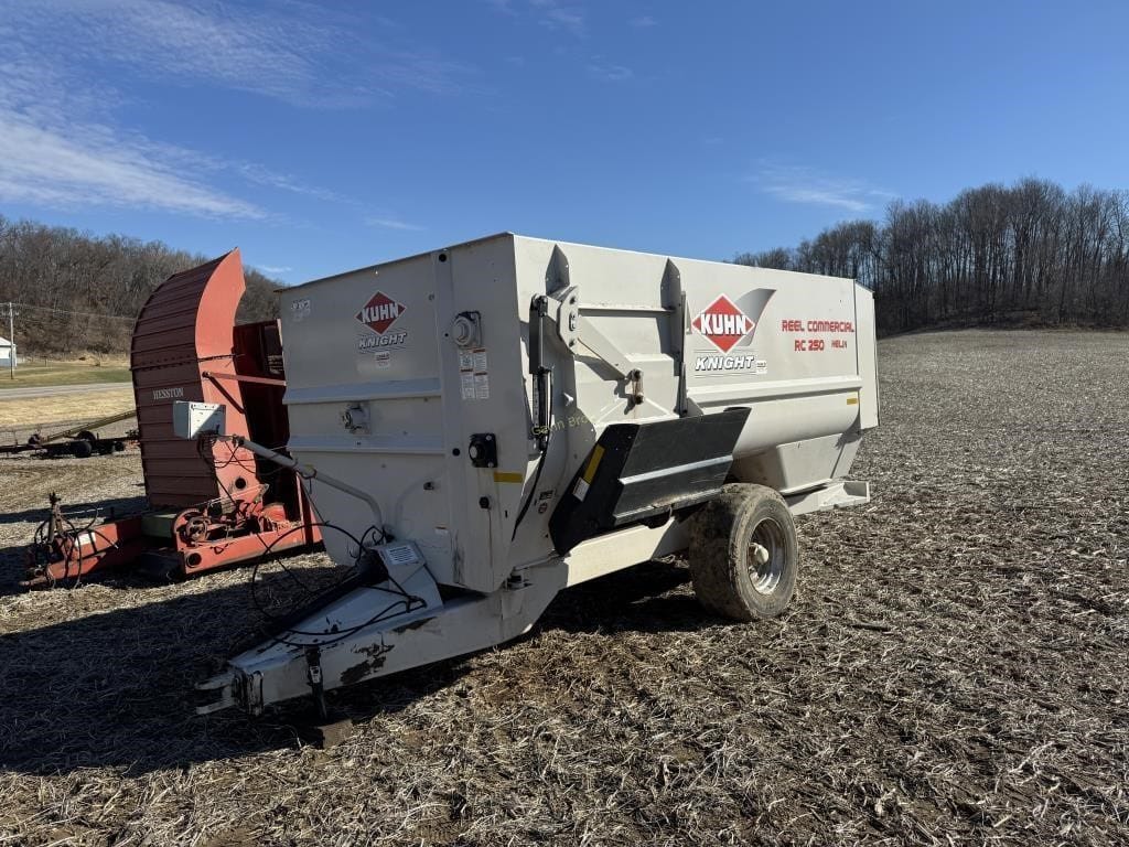 Kuhn Knight RC250 Equipment Image0
