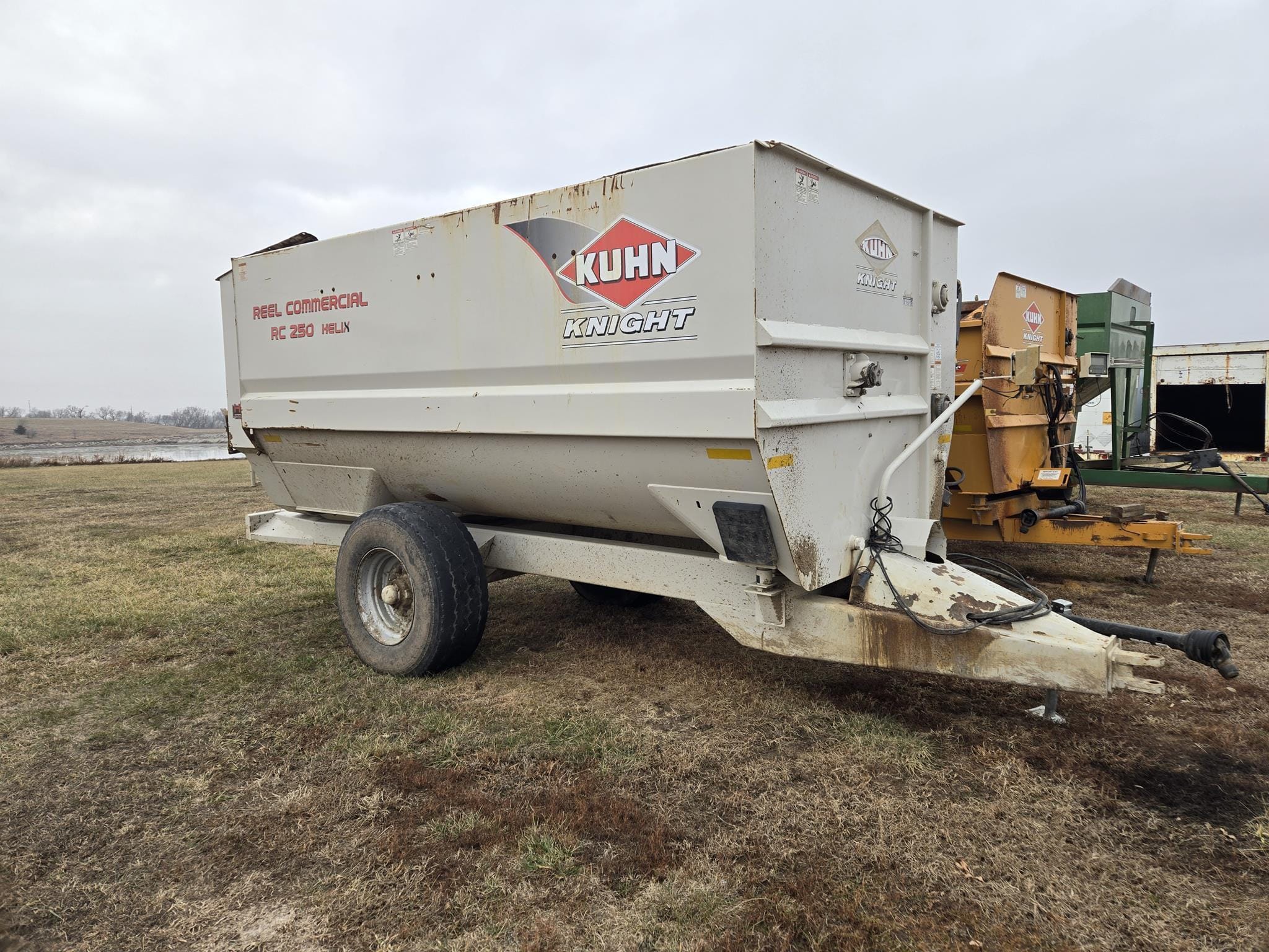 Kuhn Knight RC250 Equipment Image0
