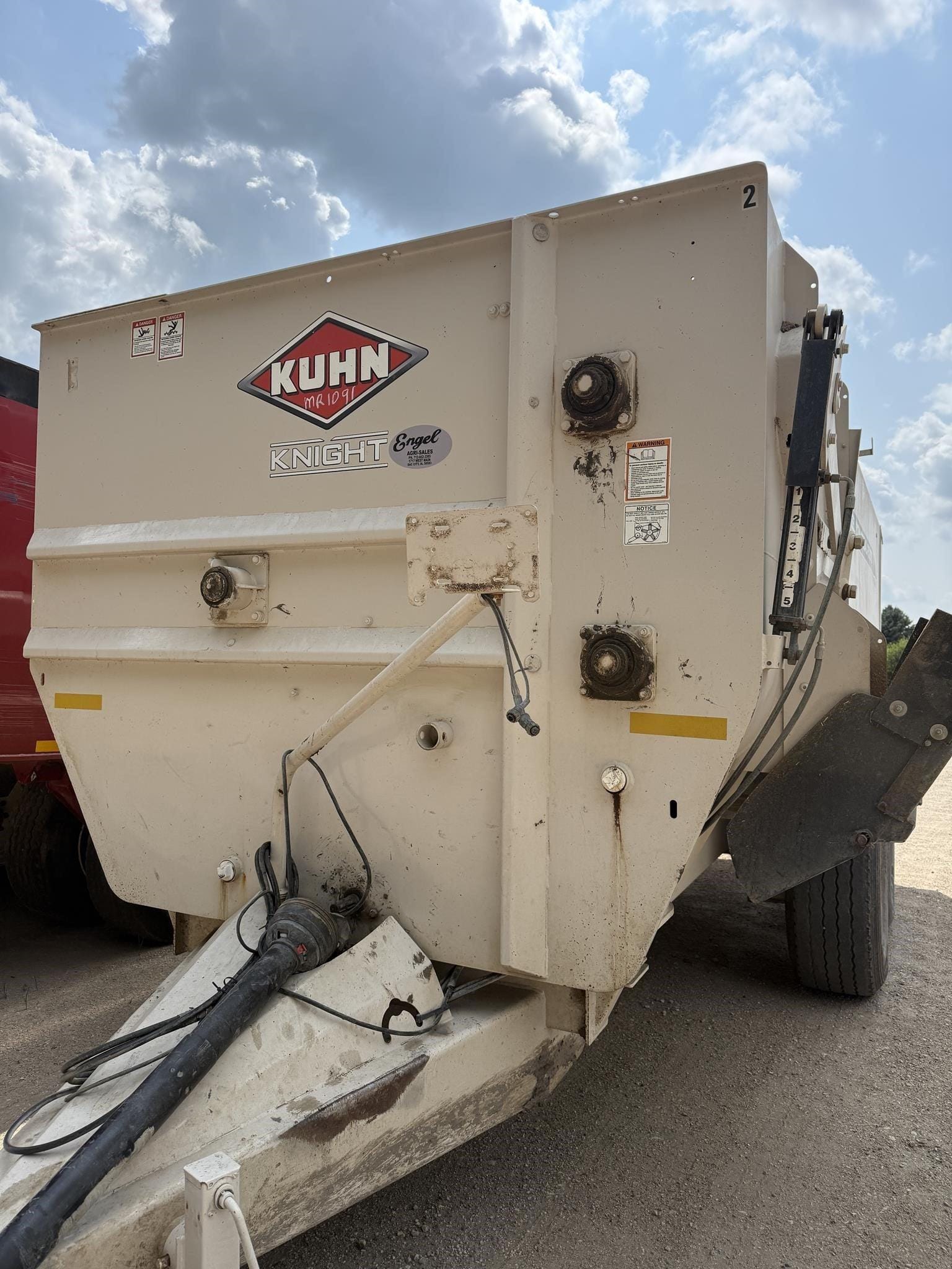 Kuhn Knight RC270 Equipment Image0