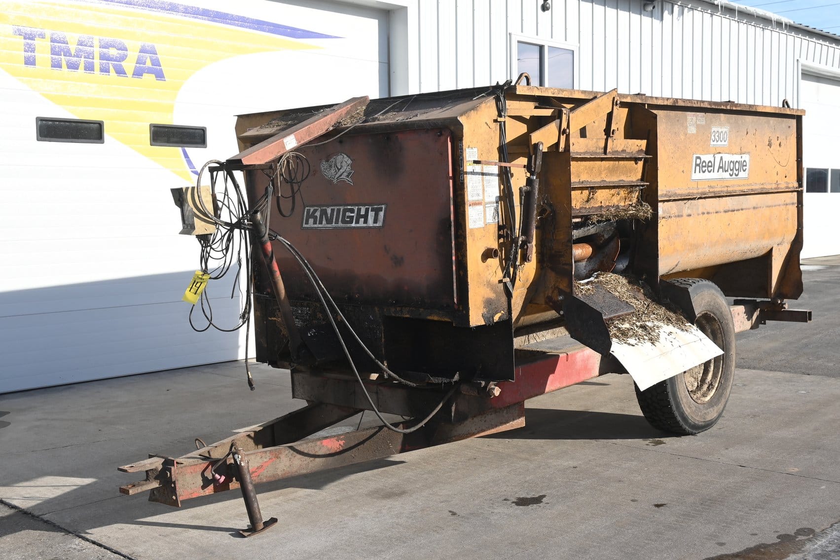 Knight 3300 Equipment Image0