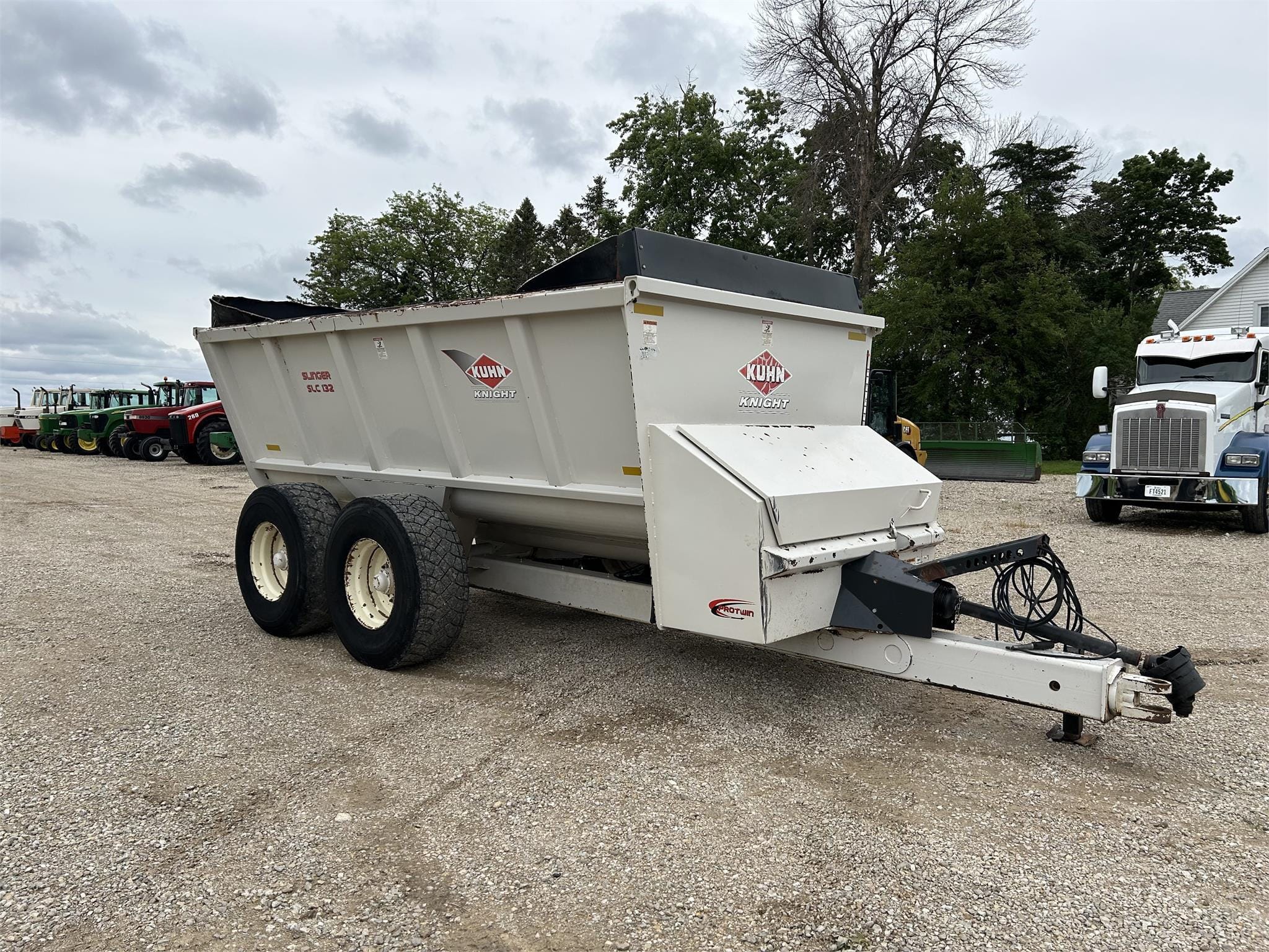 Kuhn Knight SLC132 Equipment Image0