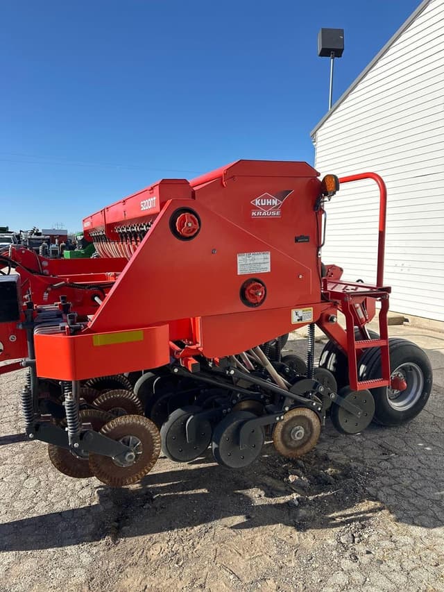 Image of Kuhn 5200NT equipment image 2
