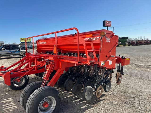 Image of Kuhn 5200NT equipment image 4
