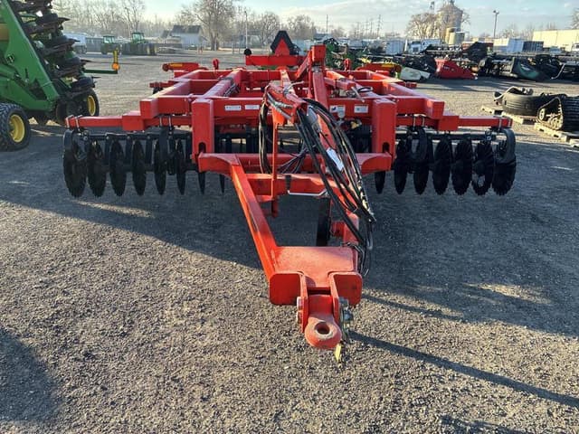 Image of Kuhn Krause Excelerator 8000-14 equipment image 2