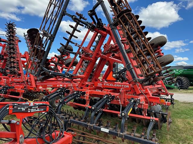 Image of Kuhn Krause Excelerator 8000 equipment image 4