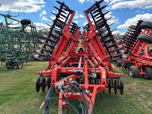 Image of Kuhn Krause Excelerator 8000 equipment image 1