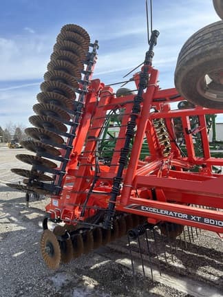 Image of Kuhn Krause Excelerator XT 8010-30 equipment image 2