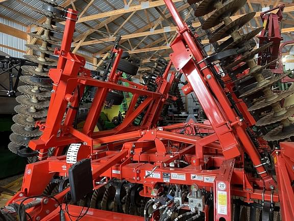 Image of Kuhn Krause Excelerator XT 8010 Primary image