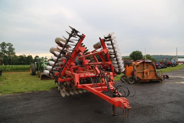 Image of Kuhn Krause 8200 equipment image 1