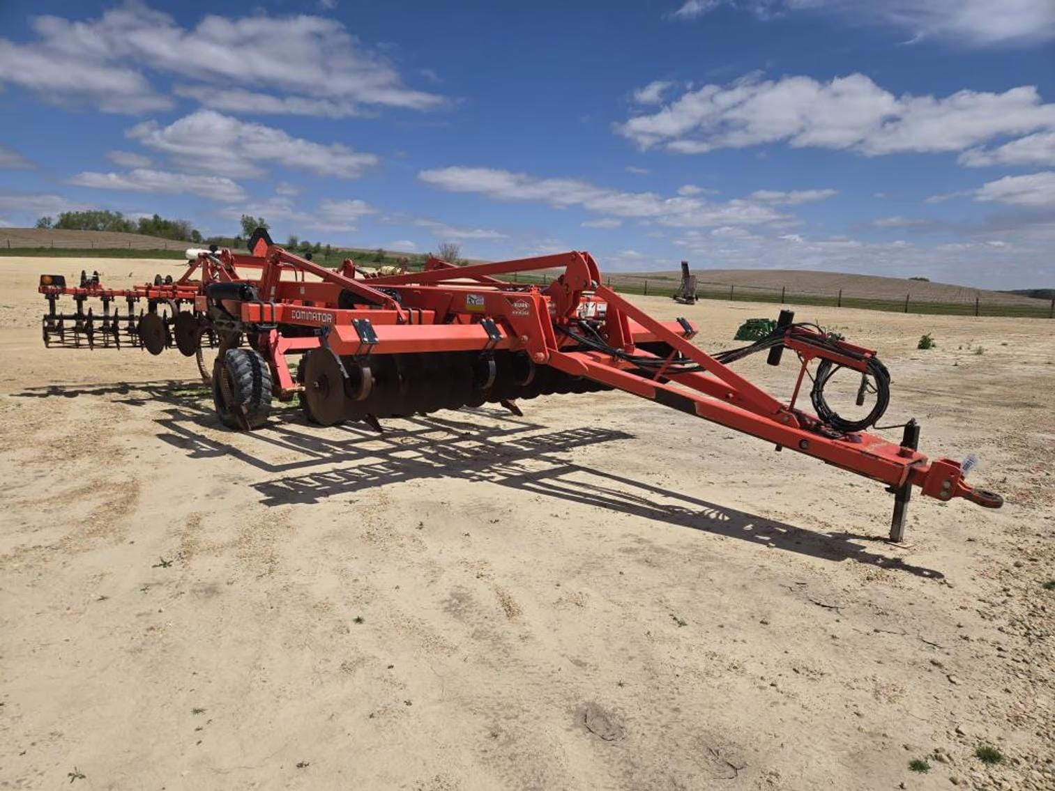 Kuhn Krause Dominator 4850 Equipment Image0