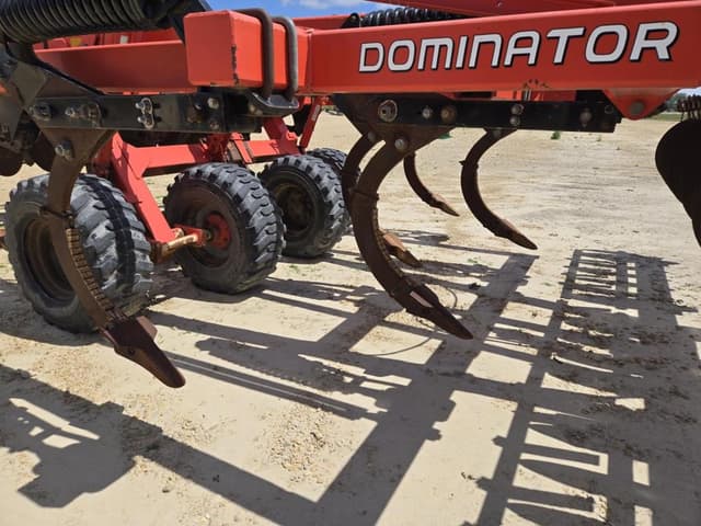 Image of Kuhn Krause Dominator 4850 equipment image 3