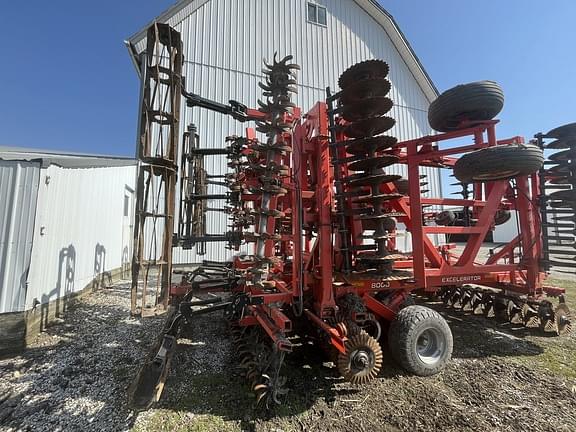 Image of Kuhn Krause Excelerator 8000 equipment image 3